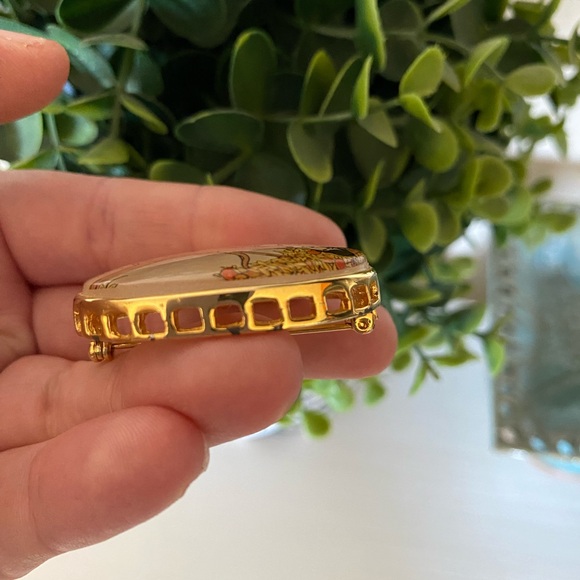 Vintage Brooch Woman tree Retro Collectible Pin gold tone Costume Jewelry - Picture 3 of 6